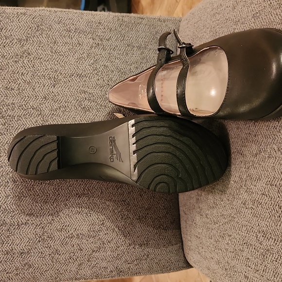 Dansko Mary Jane Clogs💥 - Picture 2 of 3